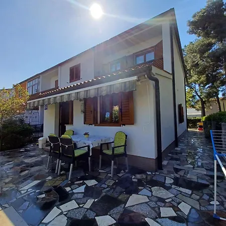 Rosetta Few Meters From The Apartamento Novigrad Istria
